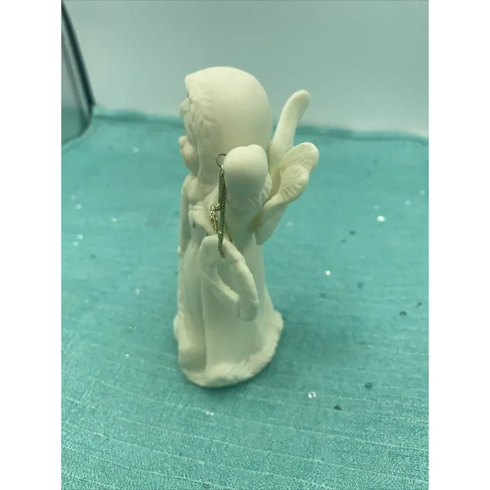 New Vintage Kirkland's Classic Holiday Traditions Ceramic Angle Ornament 5” Tal